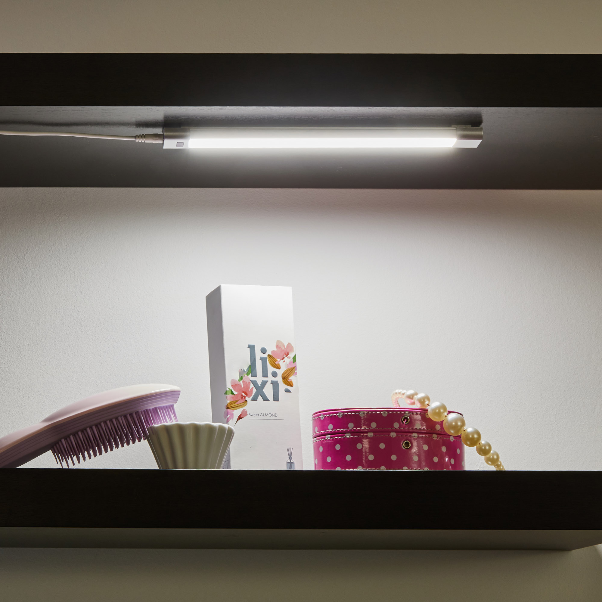 ULI-F46-5W/2700-6000K/DIM SENSOR IP20 SILVER